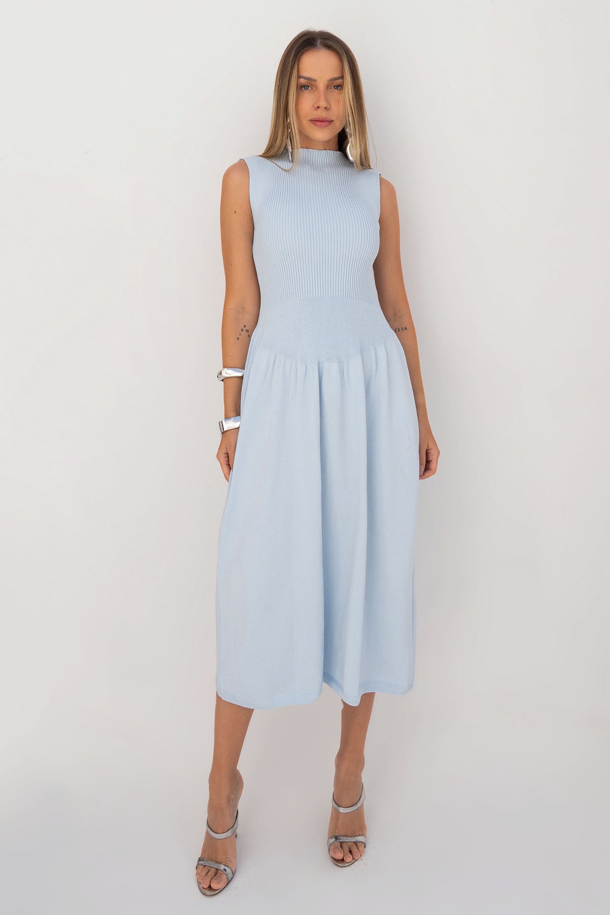 Vestido Midi Cavado Tricot