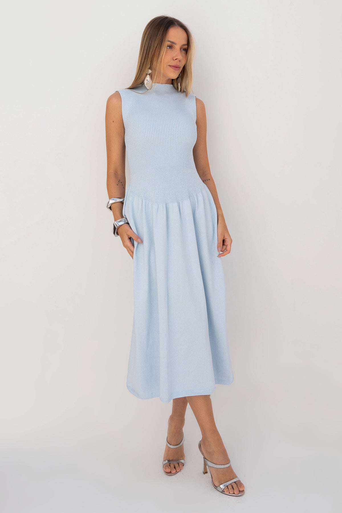 Vestido Midi Cavado Tricot