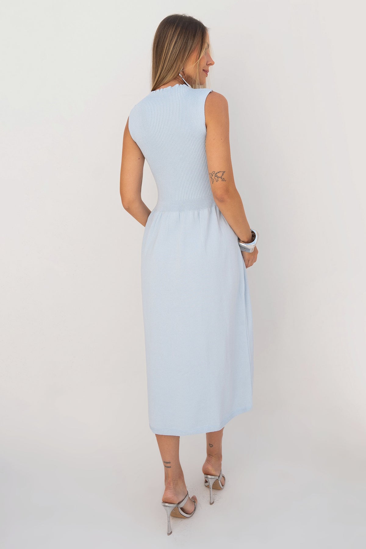 Vestido Midi Cavado Tricot