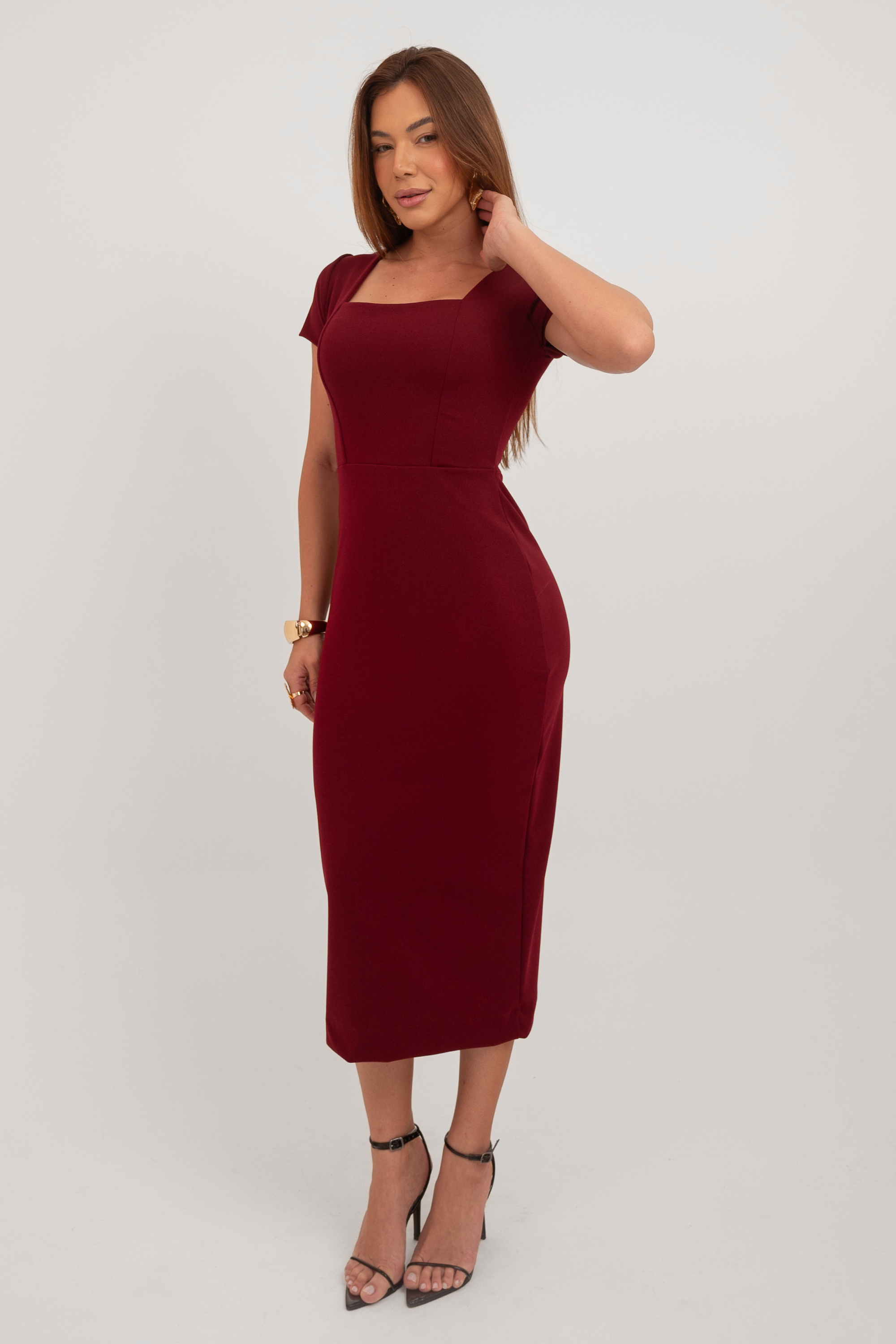 Vestido Midi Tubinho Decote Quadrado