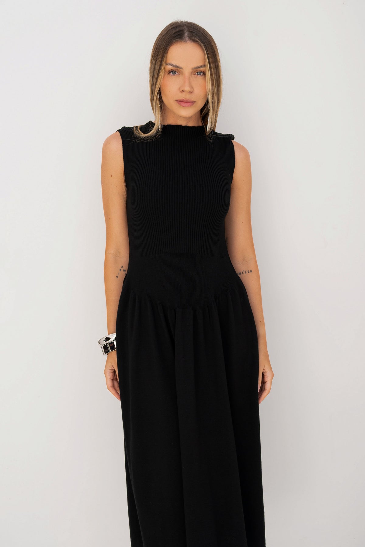 Vestido Midi Cavado Tricot